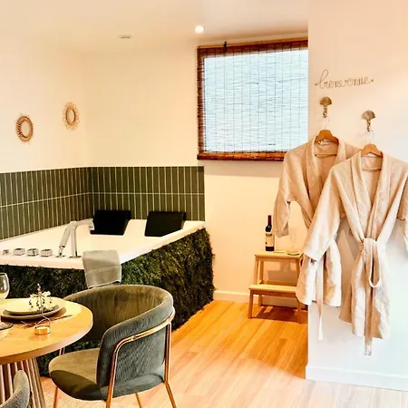 Le Des Marais De Charme Avec Jacuzzi & Sauna Privatif Ferienhaus *